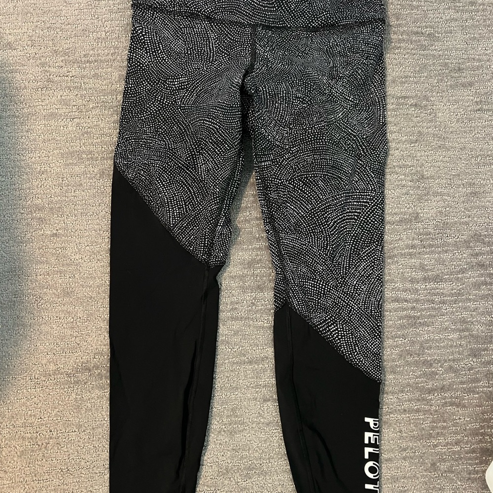 Peloton Lululemon size 12 pants